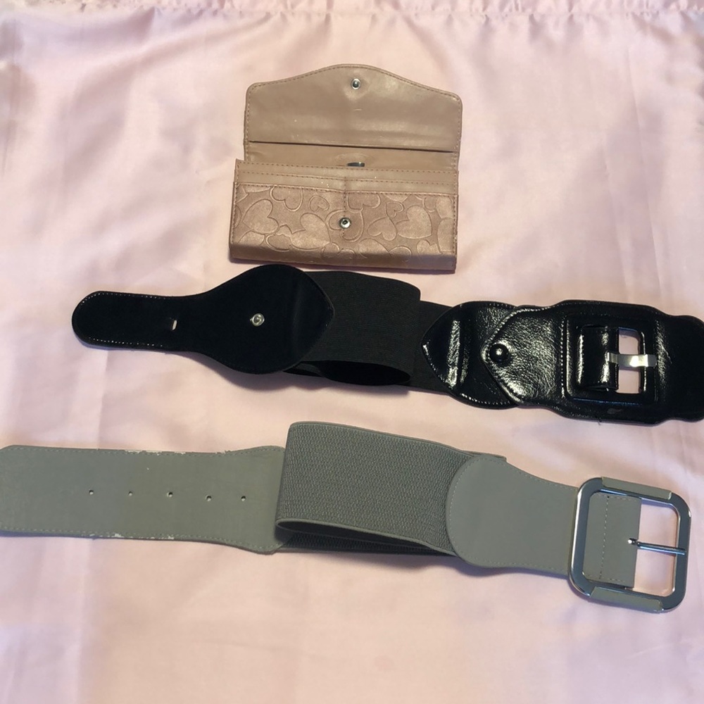 Wallet and two belts - Picture 2 of 6